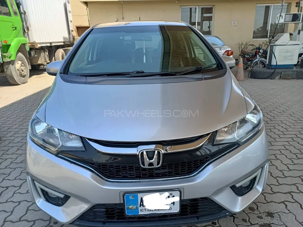 Honda Fit 2015 for Sale in Islamabad Image-1
