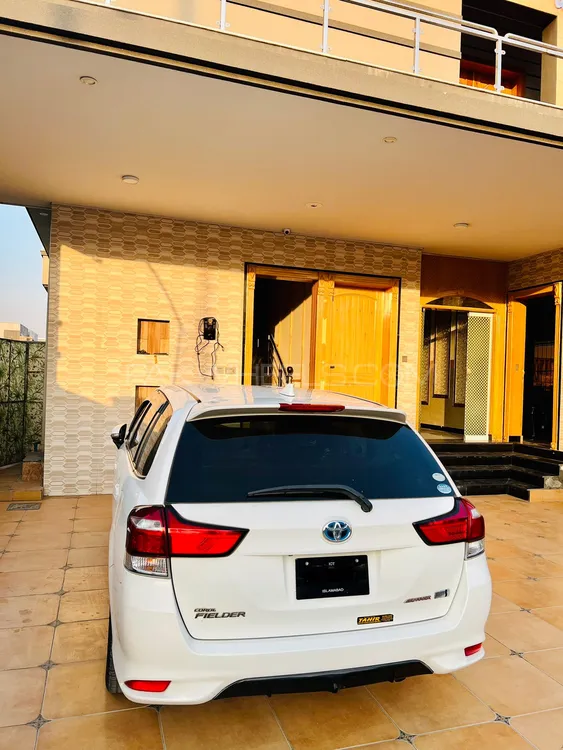 Toyota Corolla Fielder 2015 for Sale in Islamabad Image-1