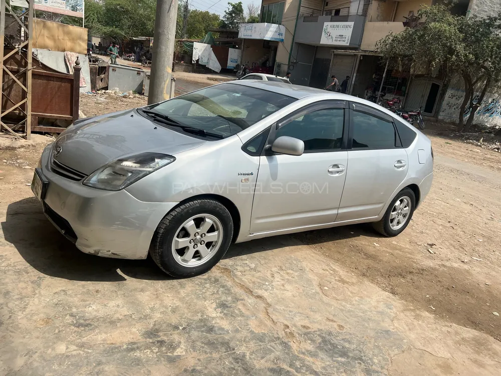 Toyota Prius 2010 for Sale in Lahore Image-1