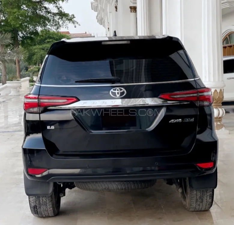 Toyota Fortuner 2021 for Sale in Lahore Image-1