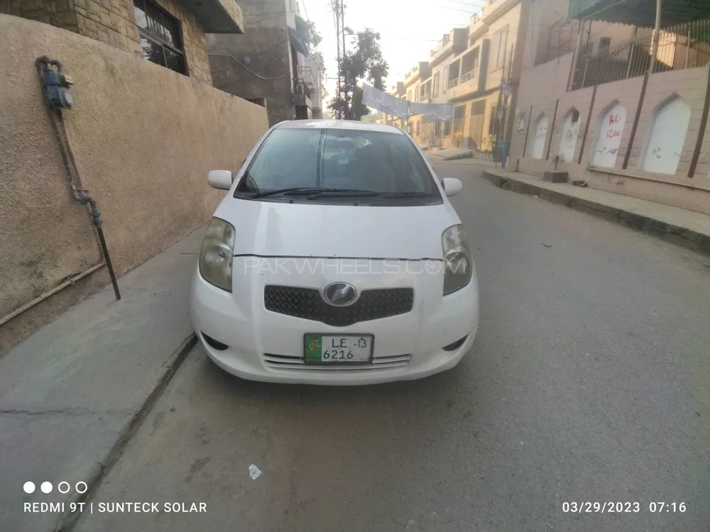 Toyota Vitz 2007 for Sale in Lahore Image-1