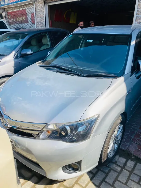 Toyota Corolla Axio 2013 for Sale in Sargodha Image-1