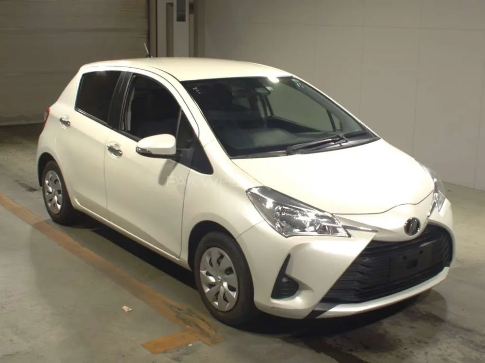 Toyota Vitz 2018 for Sale in Karachi Image-1