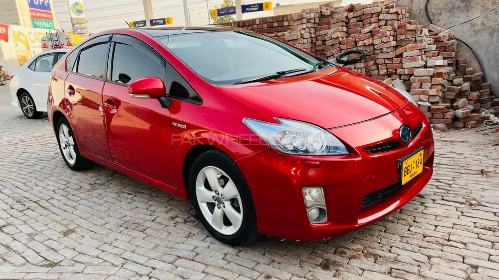 Toyota Prius 2010 for Sale in Lahore Image-1