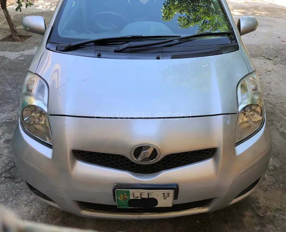 Toyota Vitz 2010 for Sale in Attock Image-1