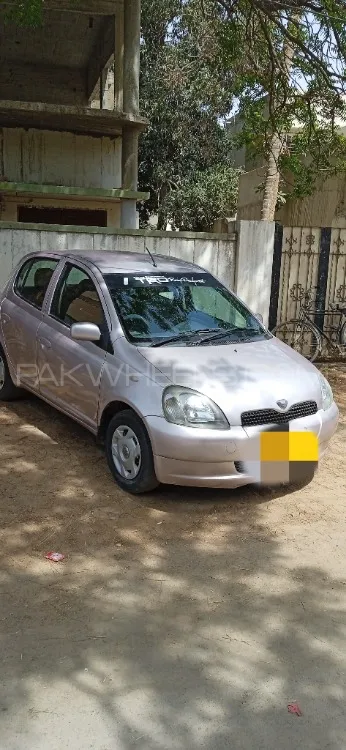Toyota Vitz 2000 for Sale in Karachi Image-1