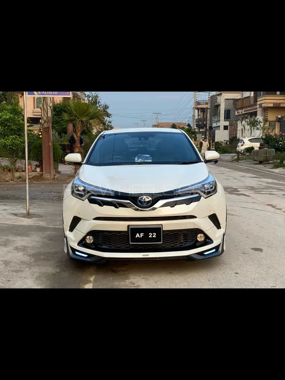 Toyota C-HR 2017 for Sale in Peshawar Image-1