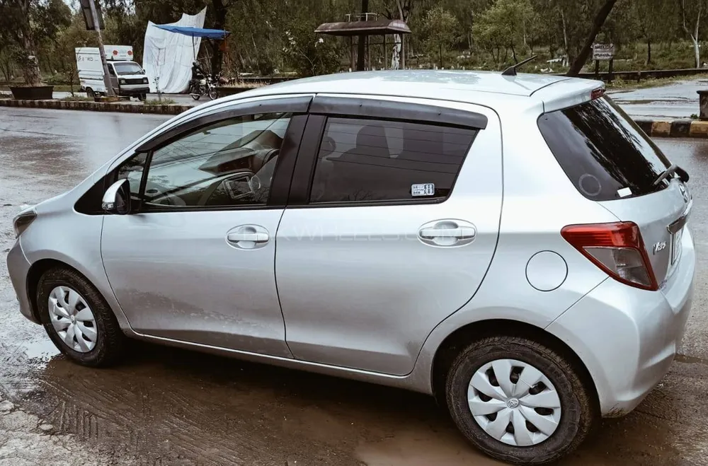 Toyota Vitz 2014 for Sale in Attock Image-1