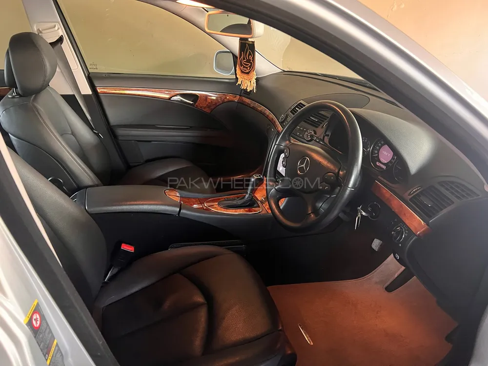 Mercedes Benz E Class 2009 for Sale in Islamabad Image-1