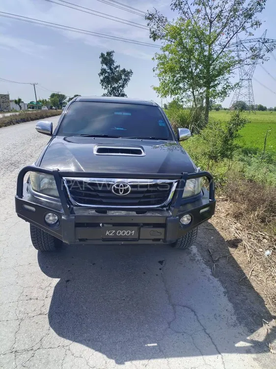 Toyota Hilux 2012 for Sale in Mandi bahauddin Image-1