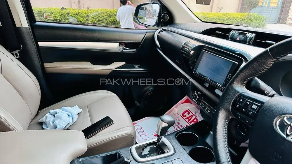 Toyota Hilux 2020 for Sale in Islamabad Image-1