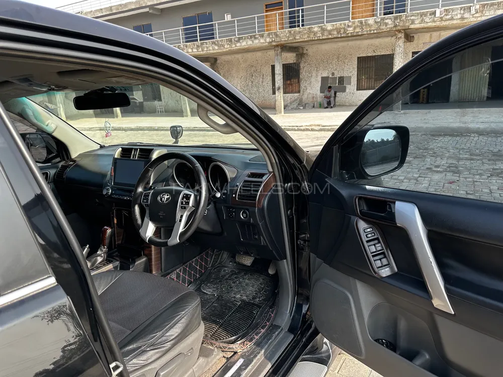Toyota Land Cruiser 2010 for Sale in Lahore Image-1