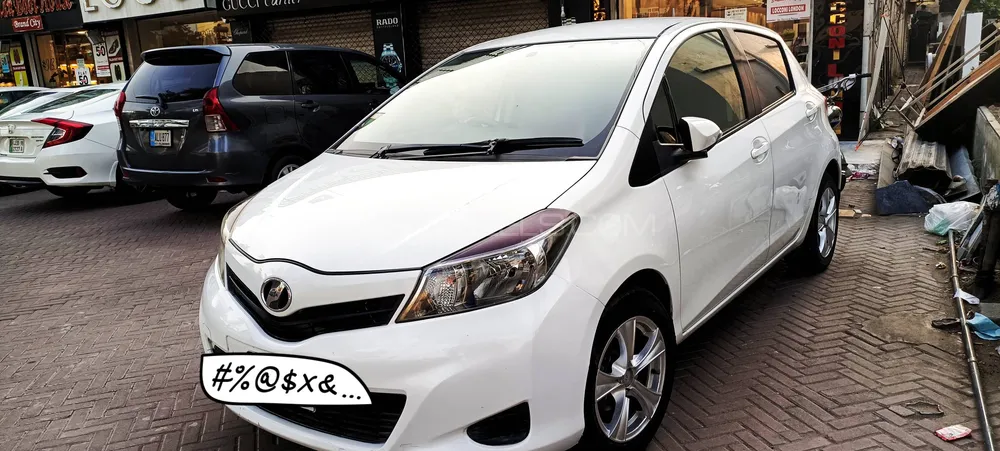 Toyota Vitz 2012 for Sale in Lahore Image-1