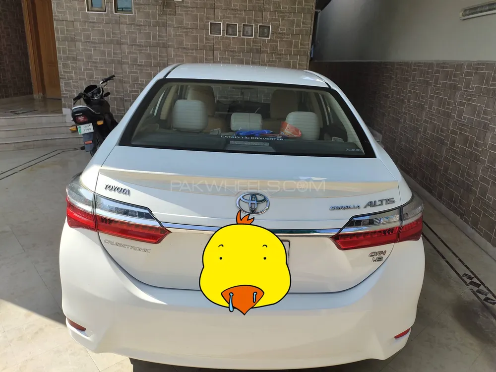 Toyota Corolla 2018 for Sale in Faisalabad Image-1