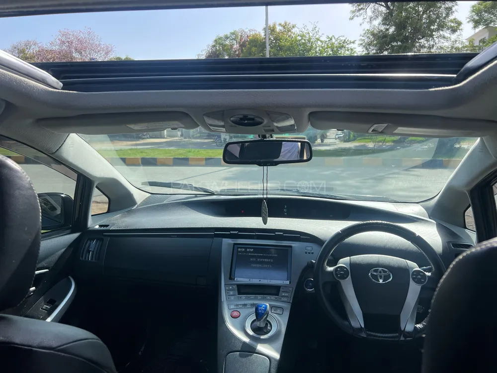 Toyota Prius 2014 for Sale in Islamabad Image-1