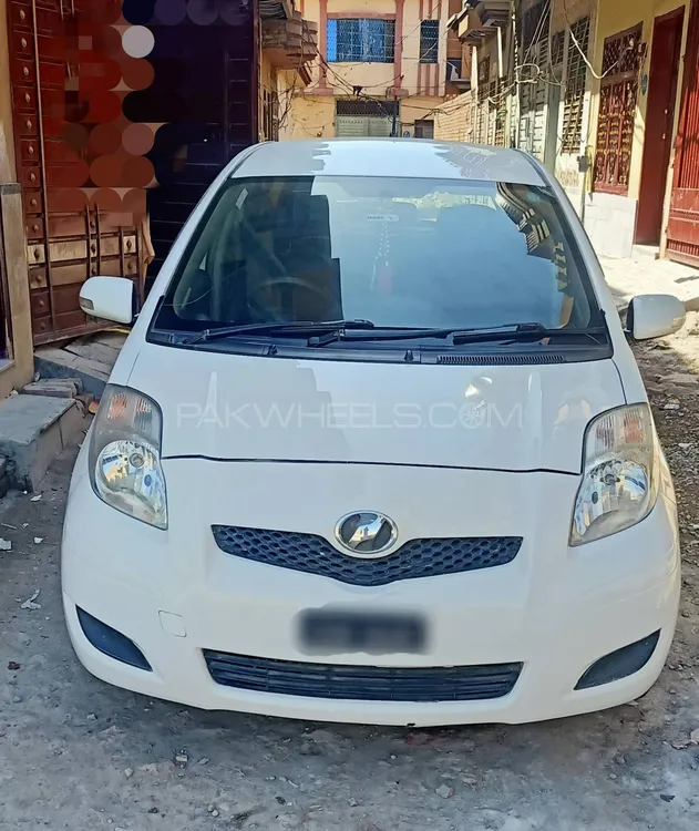 Toyota Vitz 2010 for Sale in Peshawar Image-1
