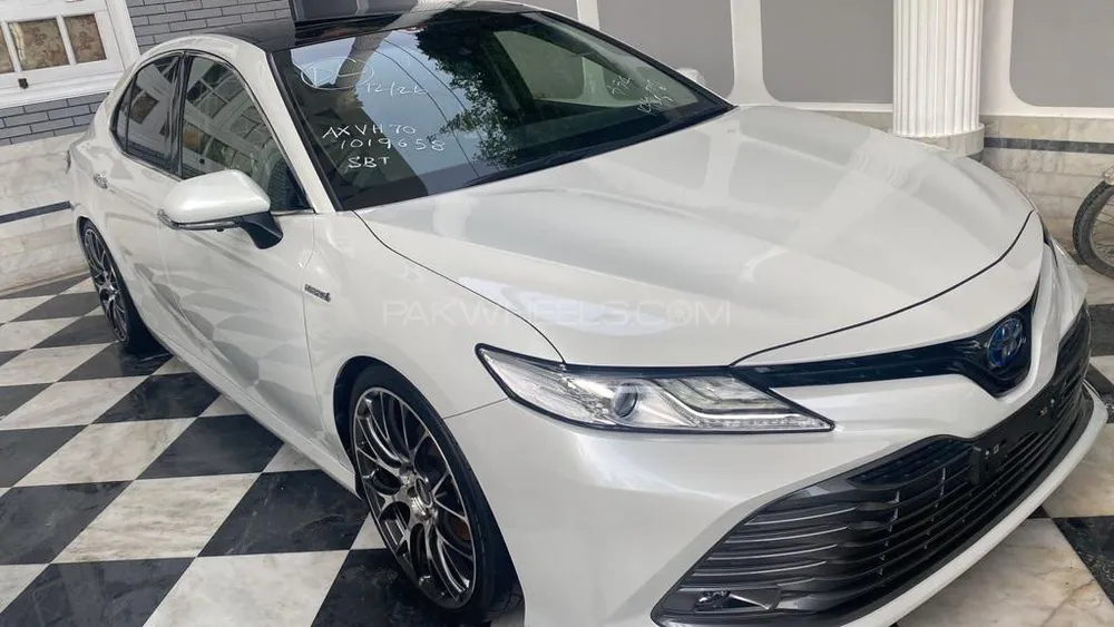 Toyota Camry 2018 for Sale in Peshawar Image-1
