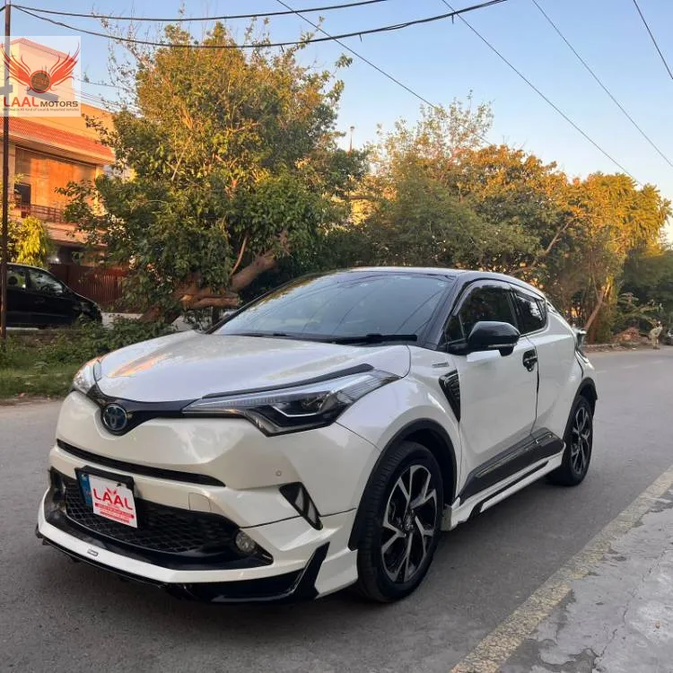 Toyota C-HR 2017 for Sale in Lahore Image-1