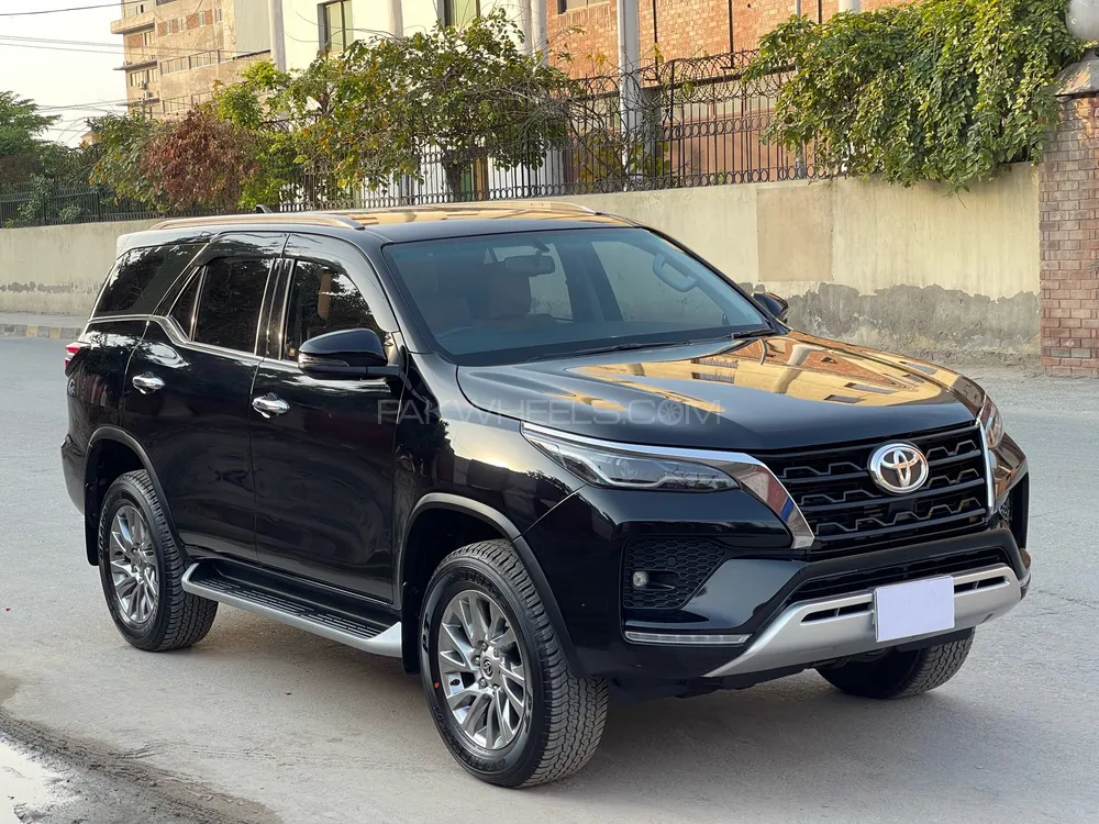 Toyota Fortuner 2021 for Sale in Faisalabad Image-1