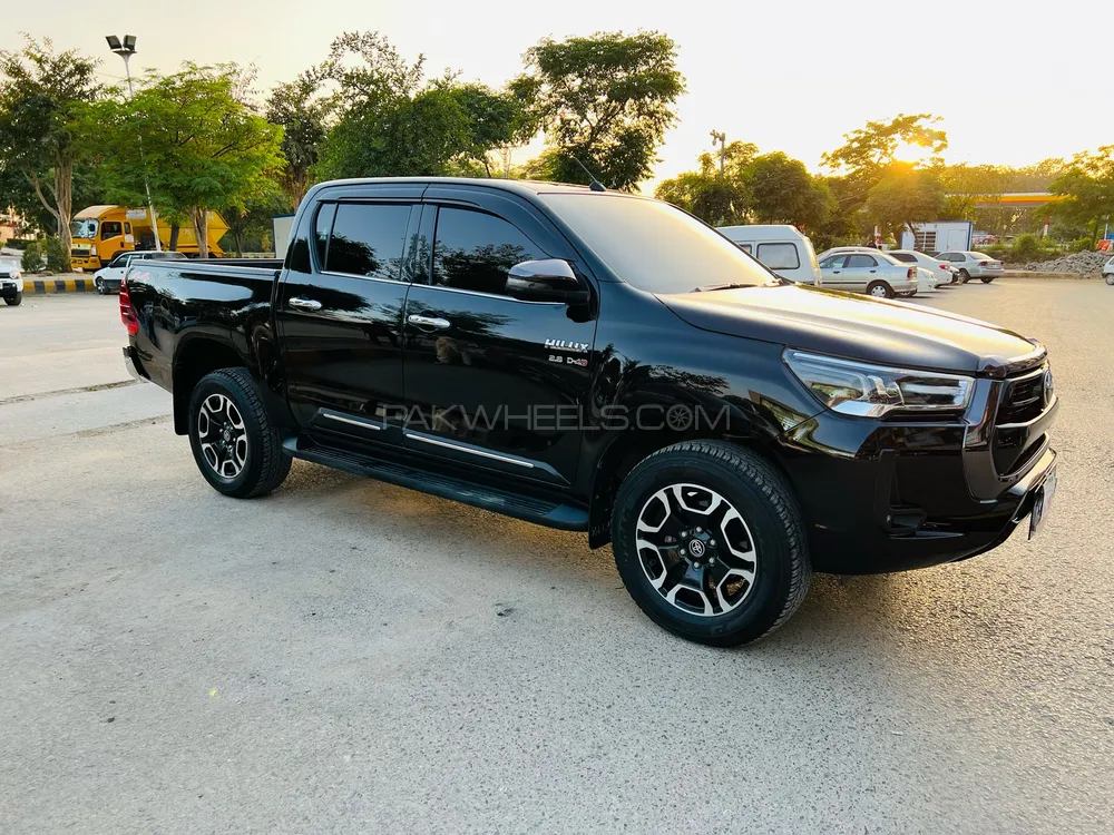 Toyota Hilux 2021 for Sale in Islamabad Image-1