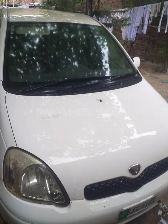 Toyota Vitz 2004 for Sale in Peshawar Image-1