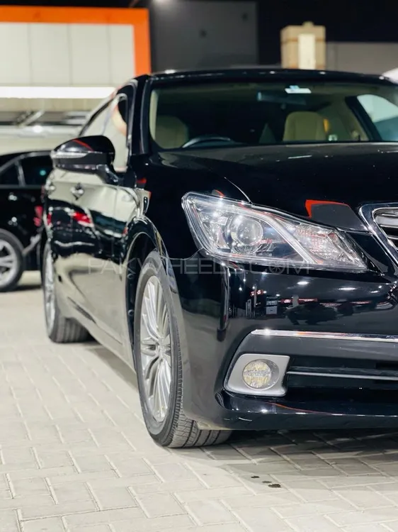 Toyota Crown 2013 for Sale in Islamabad Image-1