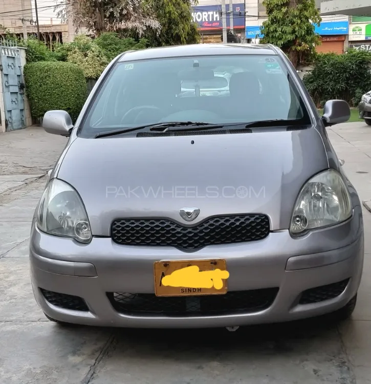 Toyota Vitz 2004 for Sale in Gujranwala Image-1