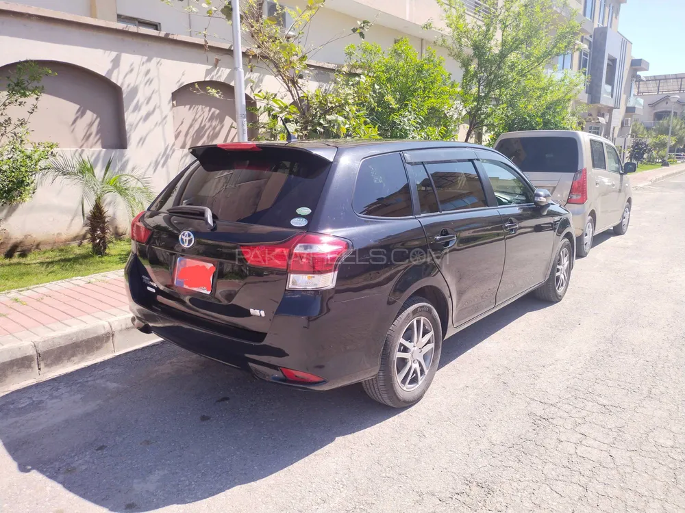 Toyota Corolla Fielder 2015 for Sale in Islamabad Image-1