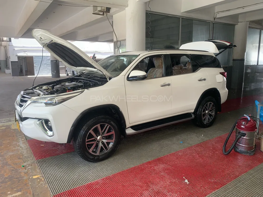 Toyota Fortuner 2020 for Sale in Karachi Image-1