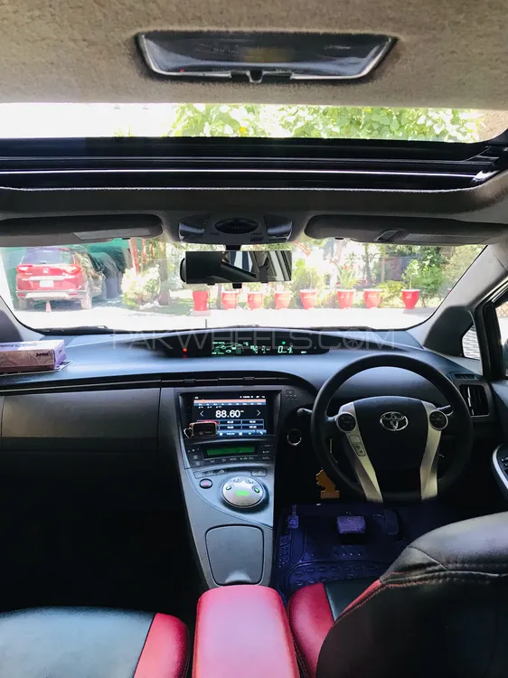 Toyota Prius 2009 for Sale in Peshawar Image-1