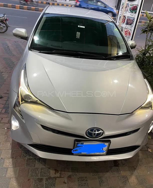 Toyota Prius 2017 for Sale in Lahore Image-1