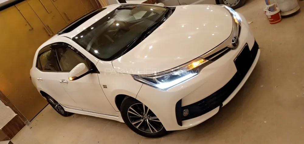 Toyota Corolla 2017 for Sale in Karachi Image-1