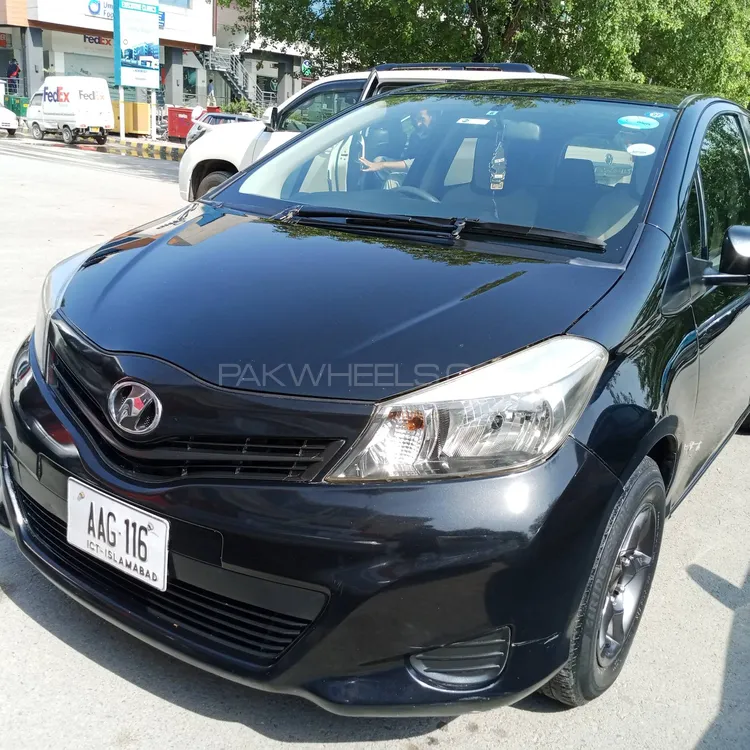 Toyota Vitz 2012 for Sale in Islamabad Image-1