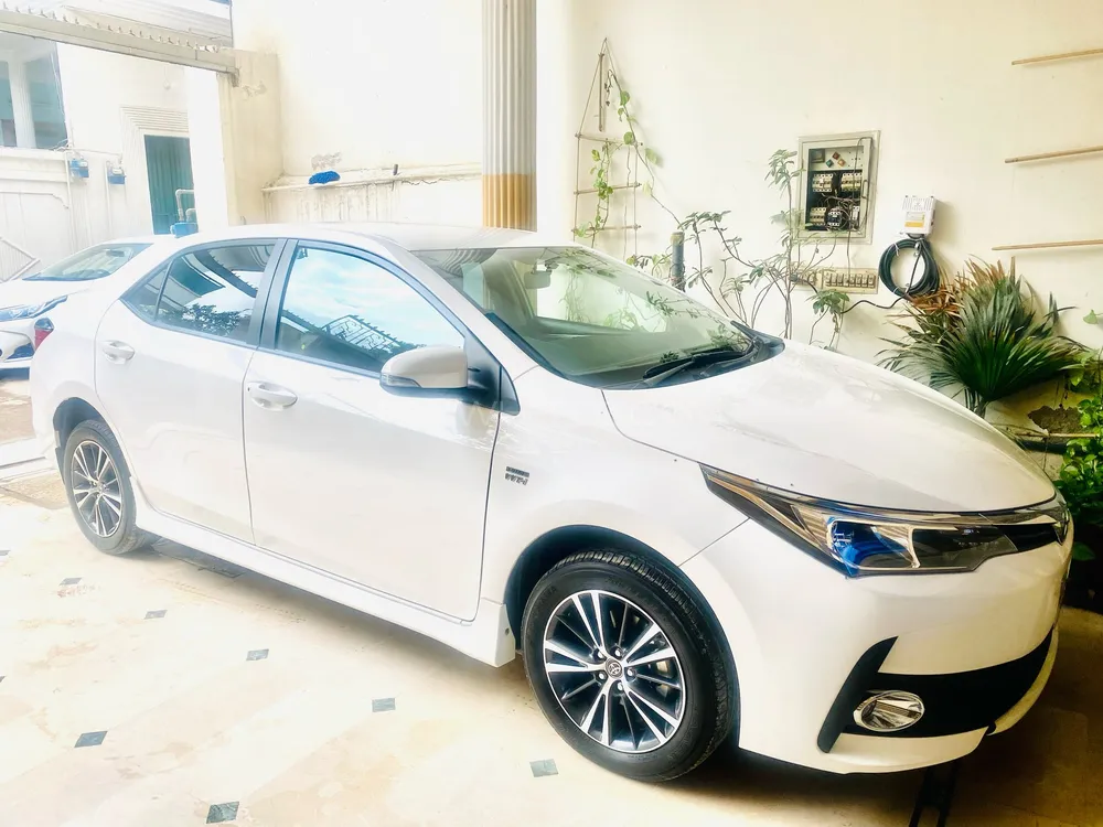 Toyota Corolla 2020 for Sale in Peshawar Image-1