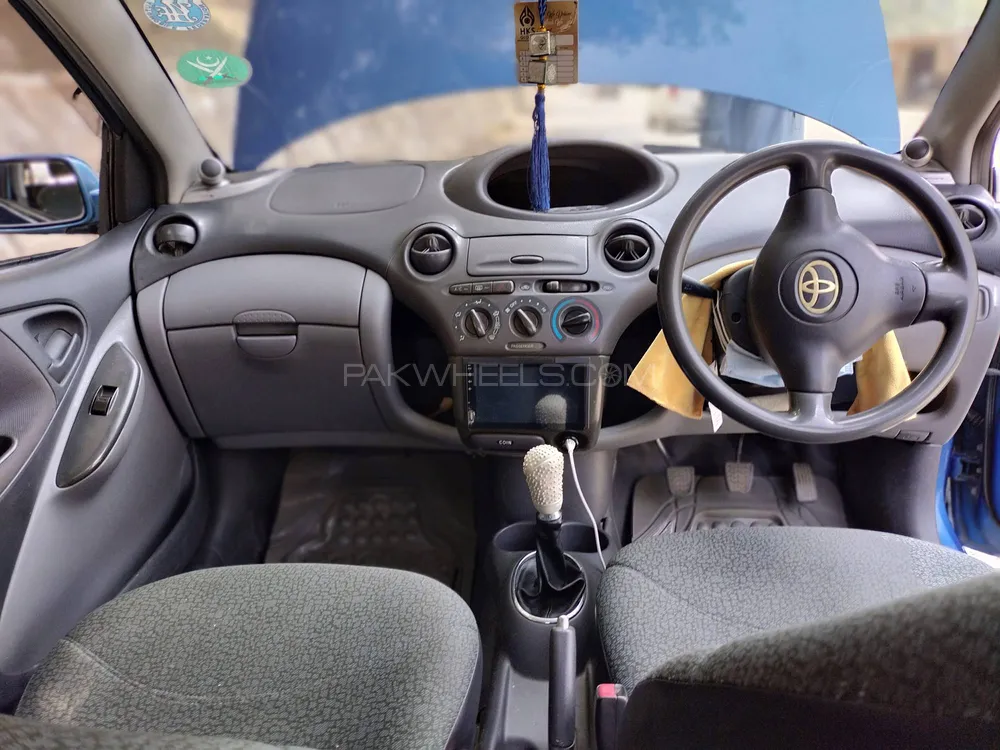 Toyota Vitz 2002 for Sale in Mansehra Image-1