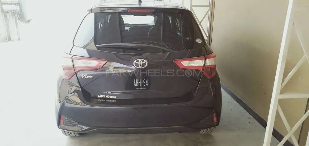 Toyota Vitz 2018 for Sale in Peshawar Image-1