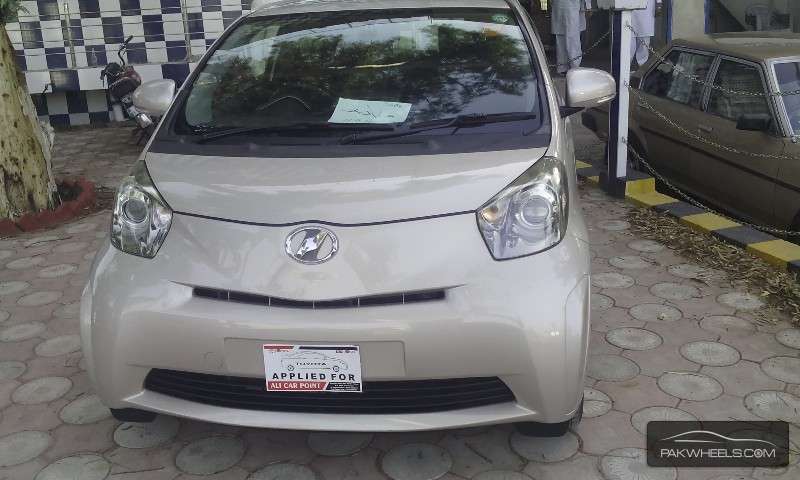 Toyota iQ 2010 for Sale in Jhelum Image-1