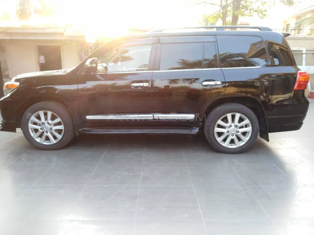 Toyota Land Cruiser 2013 for Sale in Karachi Image-1
