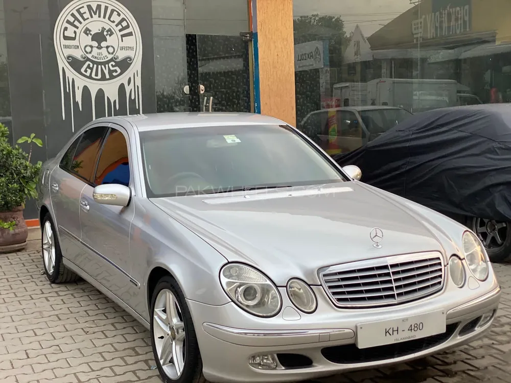Mercedes Benz E Class 2004 for Sale in Islamabad Image-1