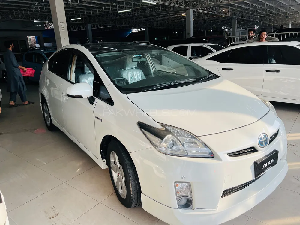 Toyota Prius 2010 for Sale in Peshawar Image-1