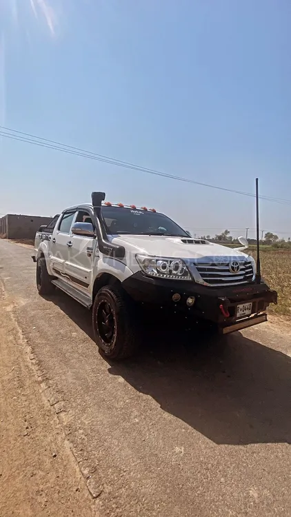 Toyota Hilux 2009 for Sale in Faisalabad Image-1