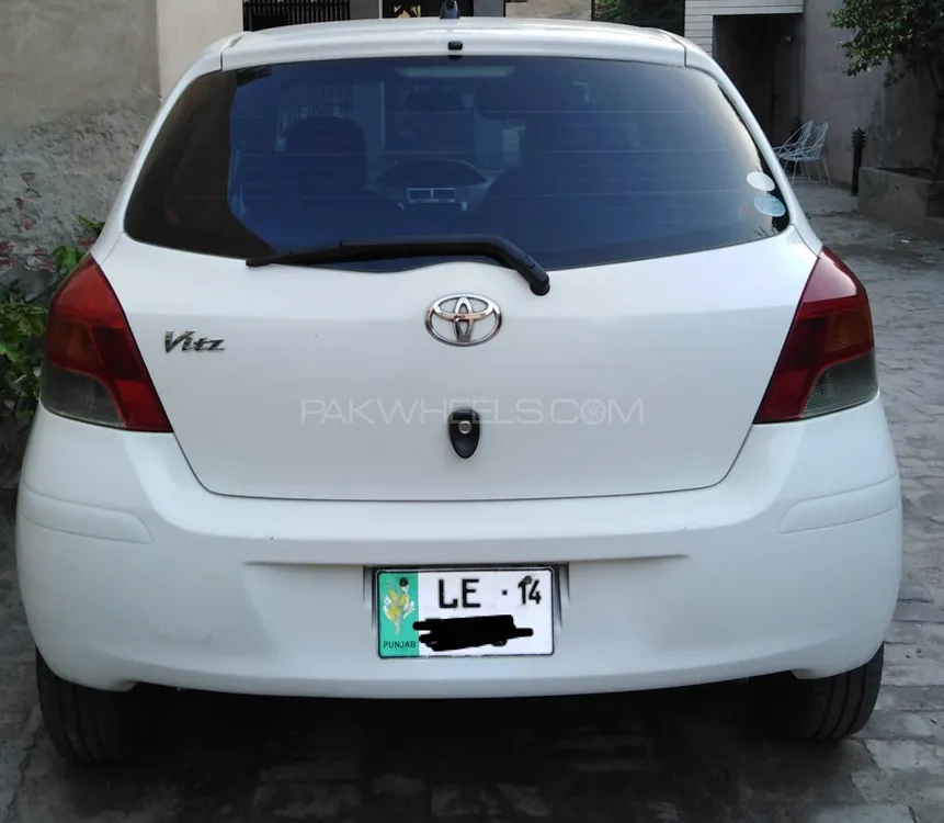 Toyota Vitz 2010 for Sale in Faisalabad Image-1