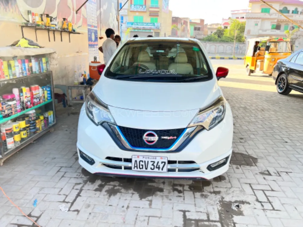 Nissan Note 2017 for Sale in Sialkot Image-1