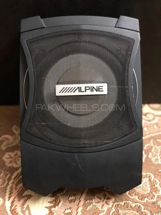 Alpine builtin woofer amplifier for sale brand new condition Image-1