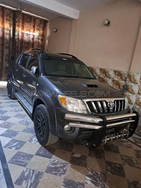 Toyota Hilux 2010 for Sale in Nowshera cantt Image-1