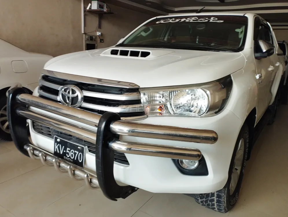 Toyota Hilux 2017 for Sale in Multan Image-1
