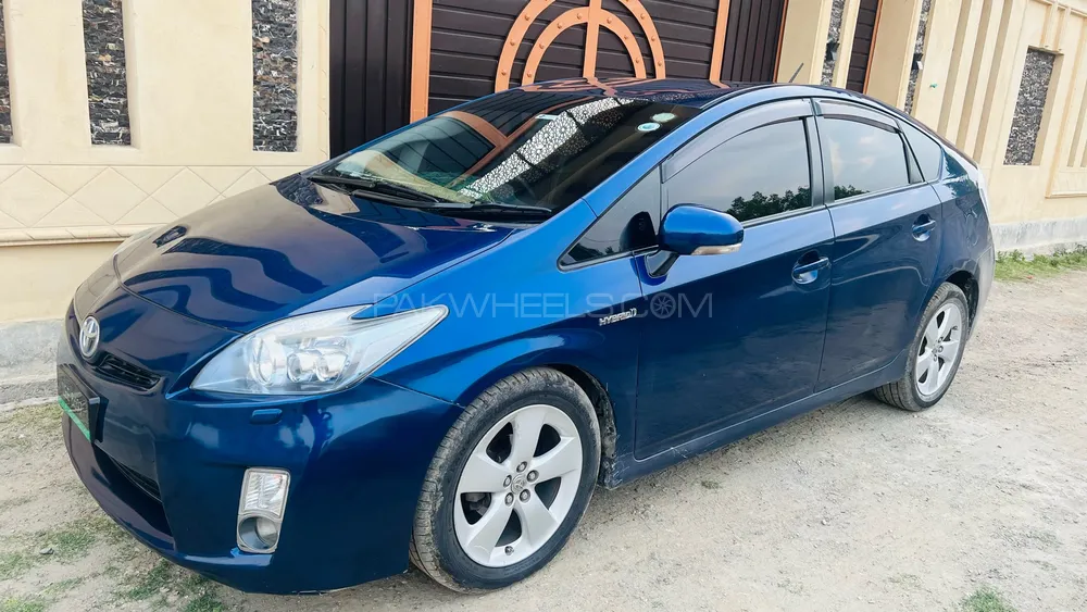Toyota Prius 2011 for Sale in Swabi Image-1