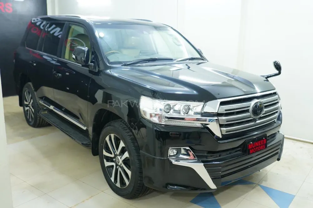 Toyota Land Cruiser 2017 for Sale in Karachi Image-1