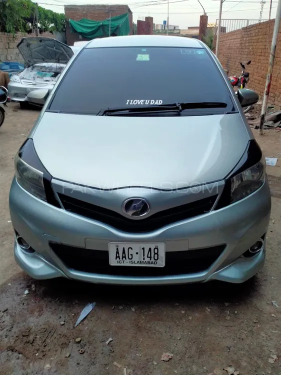 Toyota Vitz 2012 for Sale in Peshawar Image-1