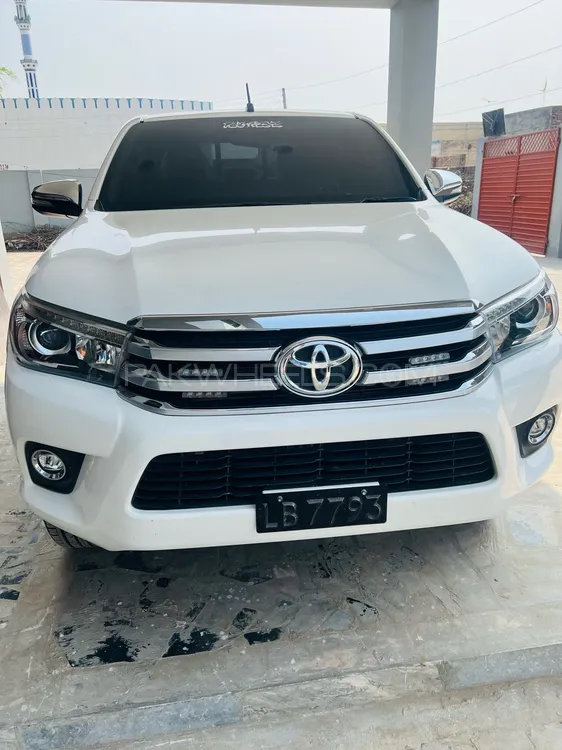 Toyota Hilux 2021 for Sale in Multan Image-1